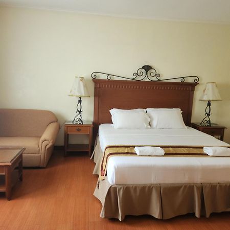 Villa Tomasa Alona Kew White Beach Resort 邦劳 外观 照片