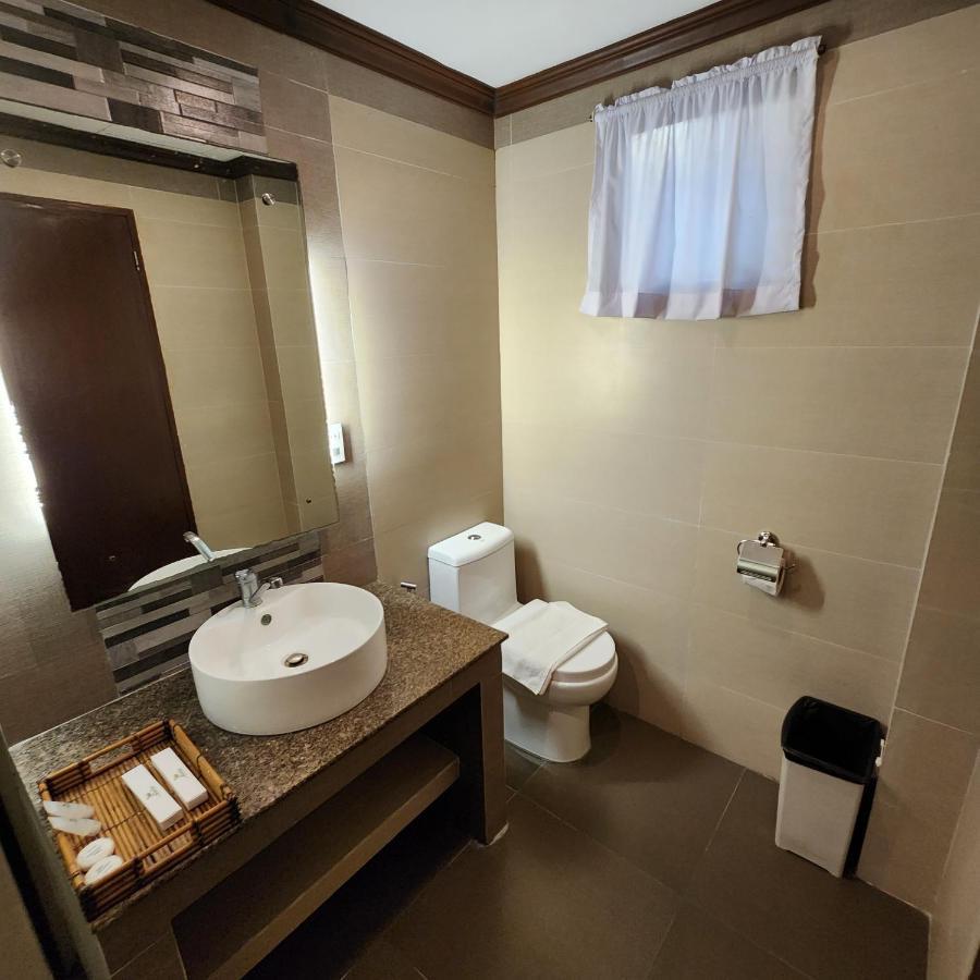 Villa Tomasa Alona Kew White Beach Resort 邦劳 外观 照片