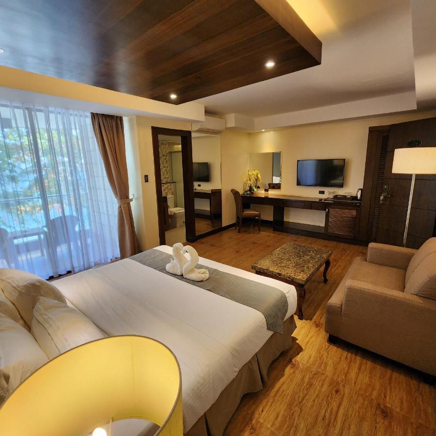 Villa Tomasa Alona Kew White Beach Resort 邦劳 外观 照片